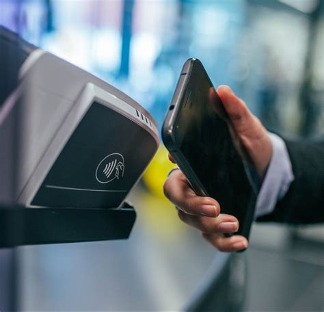 does oyster card support contactless